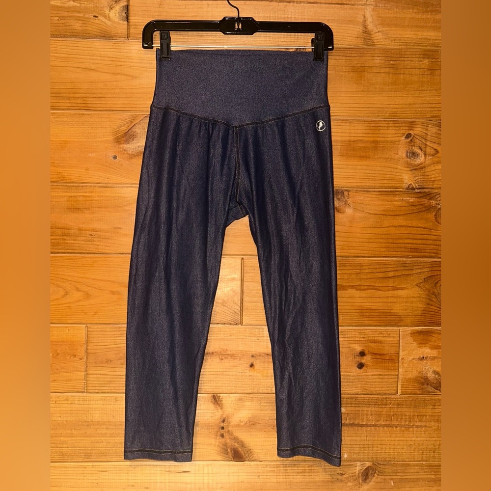 ABS2B Fitness Apparel Women’s Workout Capris Size Medium